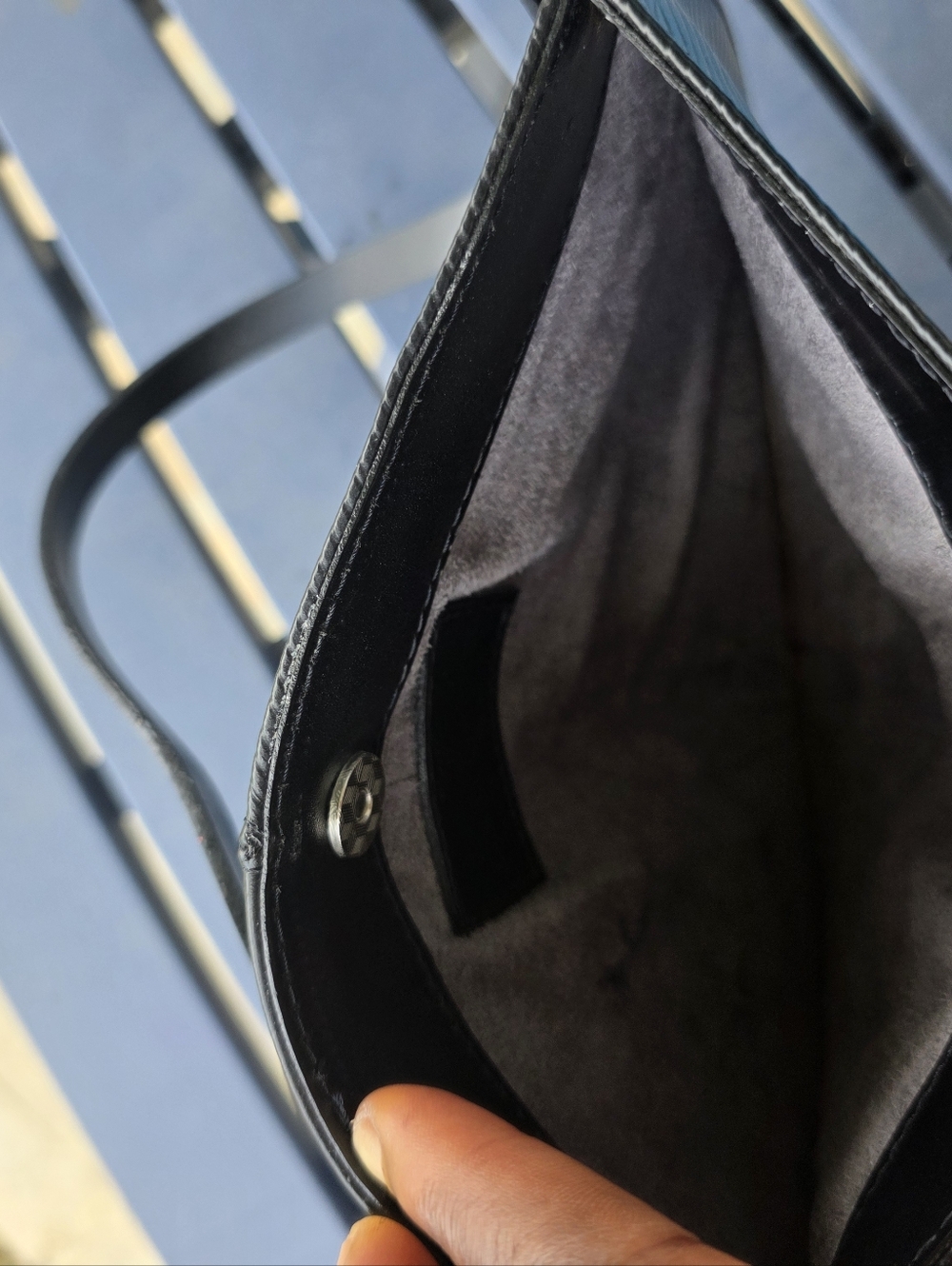 Louis Vuitton Black Women's Shoulder Bag Classic Textured Design Logo - Picture 11 of 13